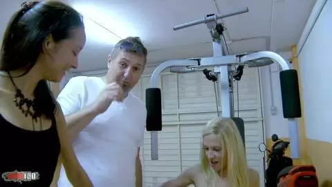 Aina Smith, Bombe Espagnole, Défoncée sur Ses Machines photo 01