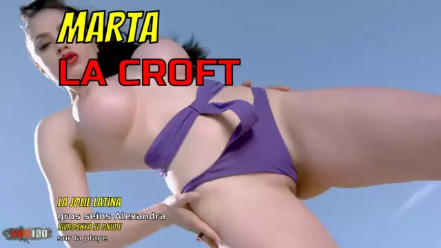 La jolie latina à gros seins Alexandra Sivroskya se dénude sur la plage 