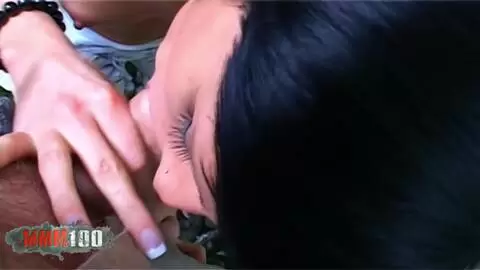 La française Alicia Dark sodomisée dans les bois  pour de l'argent - remasterisé photo 03