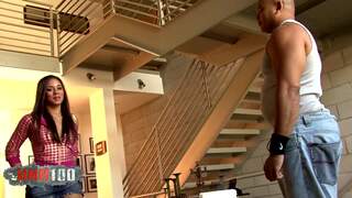 Petite bimbo latina se fait ba