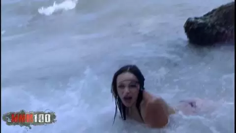 Jeunette chaudasse se dénude intégralement  photo 08