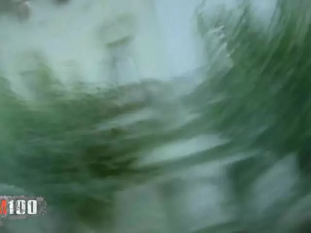 La magnifique teen Alicya fait un strip  photo 6