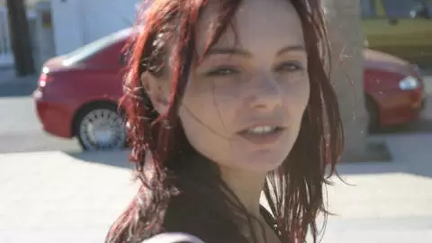 La magnifique jeune Alicya pose  photo 1