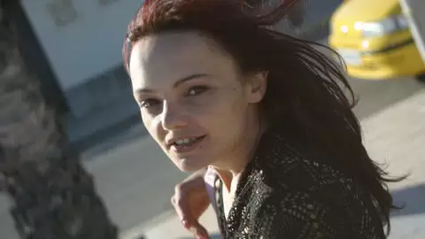 La magnifique jeune Alicya pose  photo 3