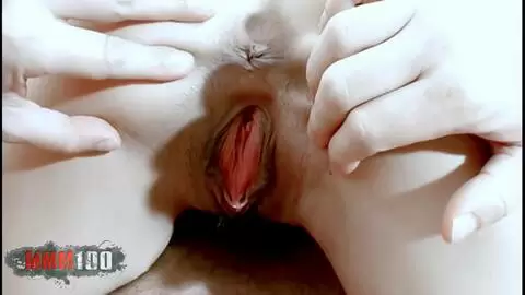 Alicya jeune française à petits seins baise avec Terry photo 02