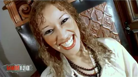 La très excitante beurette Alycia Lopez se dévoile  photo 02