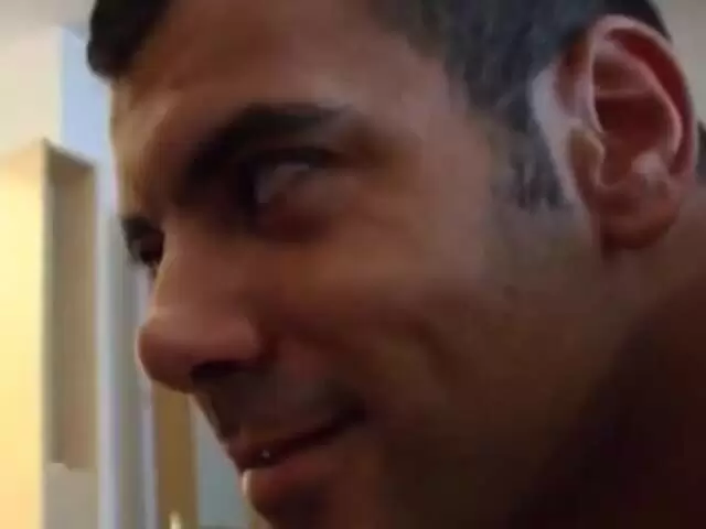 Alys veut se mouiller avant le début du tournage photo 1