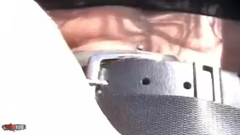 Alys Rebel exhibe sa chatte dans la voiture photo 09