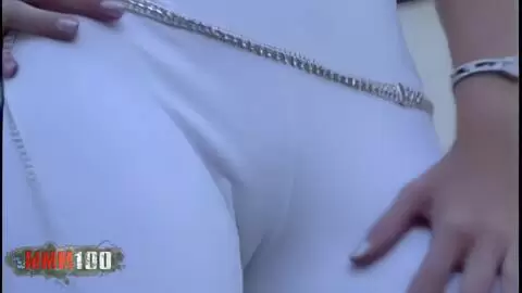 Photos avec la jeune française Alys Rebel en combinaison blanche super sexy photo 07