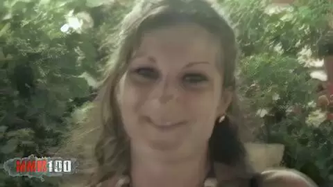 La jeune française Alys Rebel fait son petit show dans les rues de Sitges photo 02