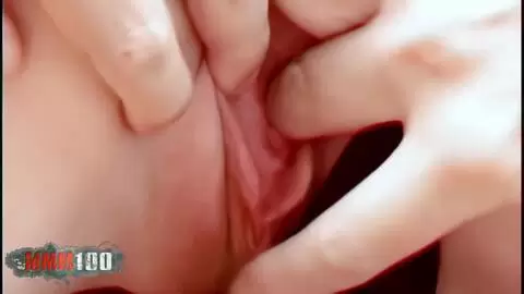 Alys Rebel et Terry baisent sur le lit photo 02