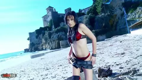 Bombe sexuelle fait un show intégralement au bord de l'eau photo 6