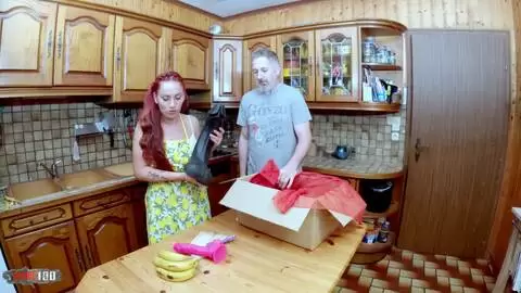 Kitchen Kink avec Ammy Redhead : Anal profond et jouets photo 01