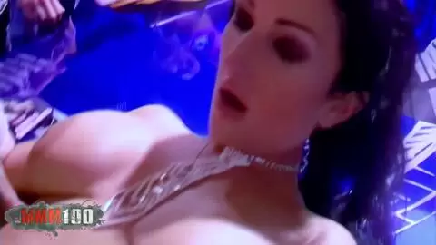 Baise en public avec Ana Martin au salon erotique de Barcelone photo 09