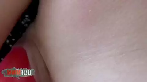 La pornstar blonde Anastasia Kass se déshabillant sur les rochers  photo 13