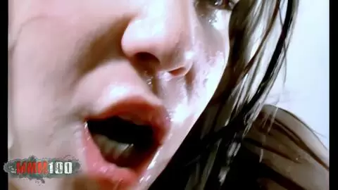 Anastasia Mayo & Sasha dans un trio torride photo 16