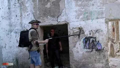 Andrea Diangelis se fait déboiter par le chasseur de fantome photo 01