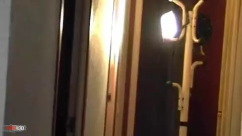 La star du porno beurette Angelina se déshabillant  photo 16