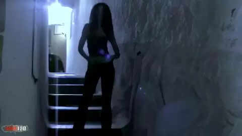 La magnifique beurette Angelina se déshabillant  photo 05