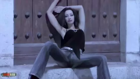 La magnifique beurette Angelina se déshabillant  photo 09