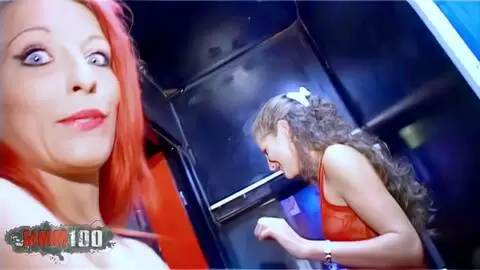 Alys Rebel et Angie Kiss se bouffent la chatte et se godent au Vahiné à Marseille photo 02