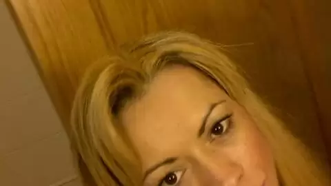 Photos perso en selfie de la blonde Anita  photo 14