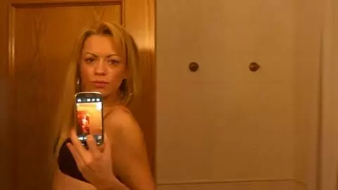 Photos perso en selfie de la blonde Anita  photo 15