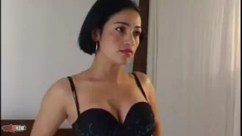 La jolie latina Any se dénude  photo 07