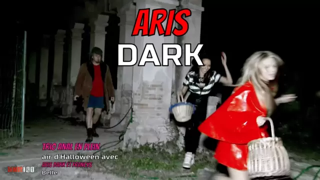 Trio anal en plein air d\'Halloween...