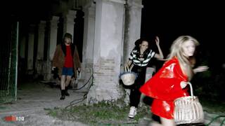 Trio anal en plein air d\'hall