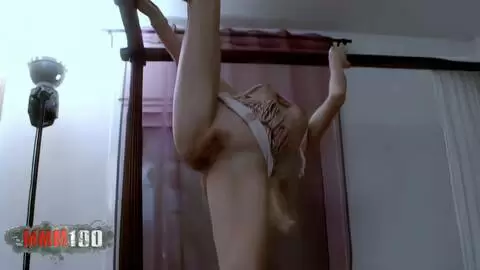 La milf belge Aude se fait défoncer le cul et la chatte photo 09