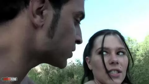 Ava Marteens se fait enculer dans le pick up photo 07