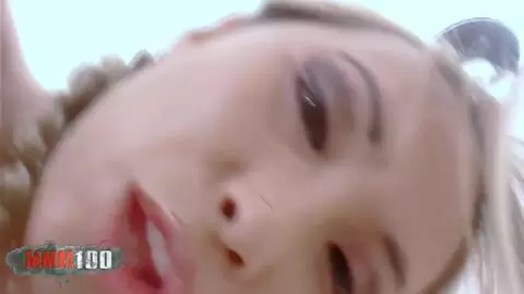 Jeune actrice asiatique se fait baiser bien à fond photo 09