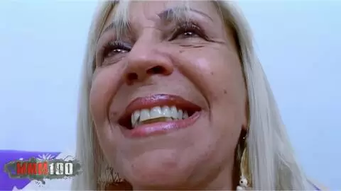 Une MILF brésilienne aux gros seins dans un casting anal torride photo 01