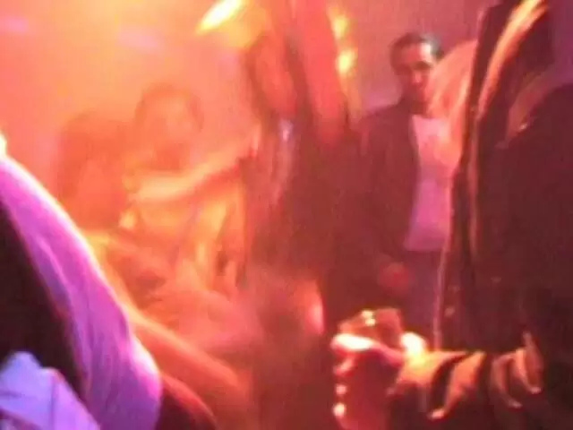 Barbara et Angelina dans un bar part 5 photo 4