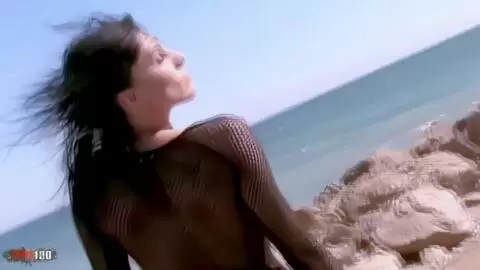 La superbe teen brune Barbara Nux pose  photo 08