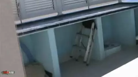 La magnifique jeune brune Barbara Nux se dénude  sur la terrasse photo 08