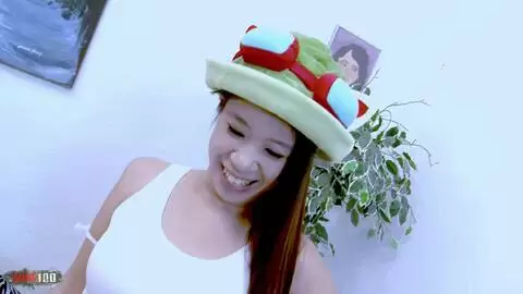 La petite asiatique Asia Zo suce et baise un tocard pathétique photo 05