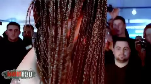 Salon erotique de Besançon 2007 show de Alicia Dark avec Katia photo 06