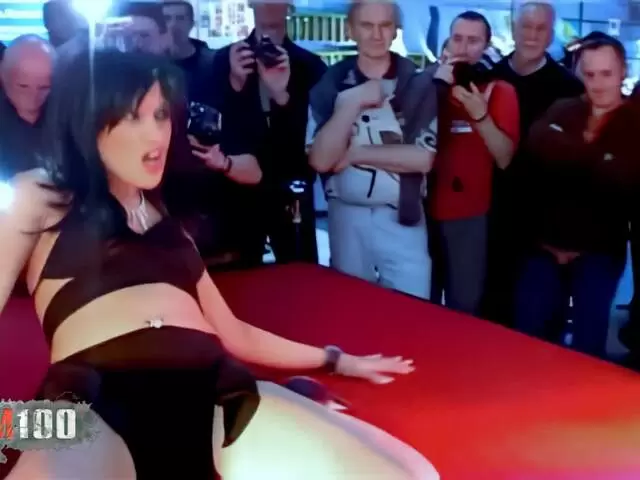 Salon erotique de Besançon 2007 show numéro 1 de Alycia Lopez photo 1