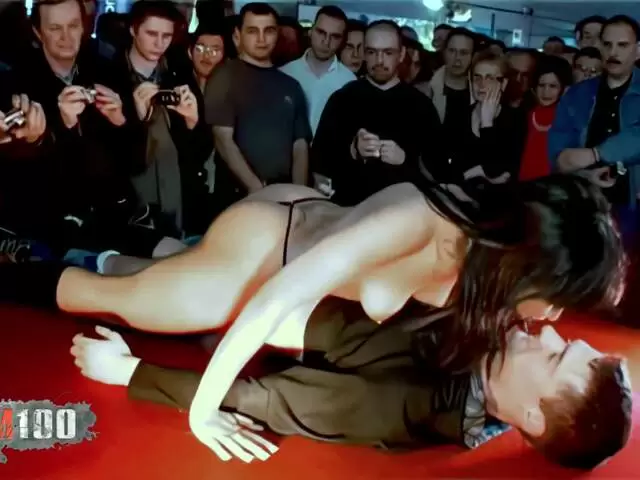 Salon erotique de Besançon 2007 show numéro 6 de Alycia Lopez photo 1