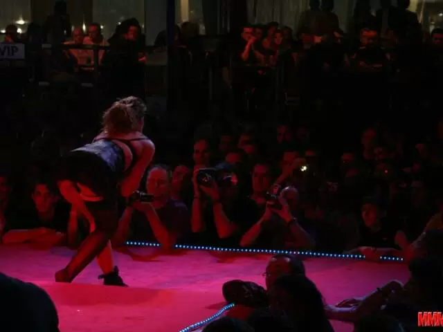 Show de Axelle Mugler au salon de Besancon 2007 (part 006) photo 3