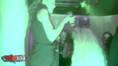 Fête folle dans une discotheque de Besancon apres le salon erotique photo 02