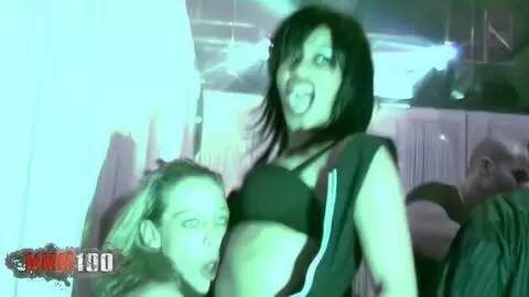 Fête folle dans une discotheque de Besancon apres le salon erotique photo 03