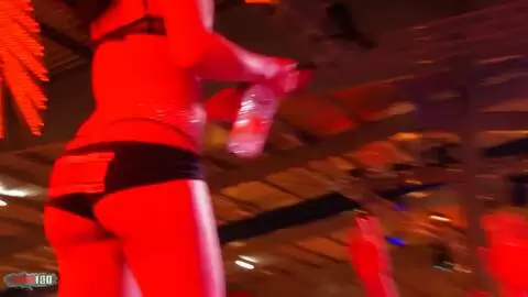 Show de Amelie Jolie et Shannya Tweeks au salon de Besancon 2009  photo 04