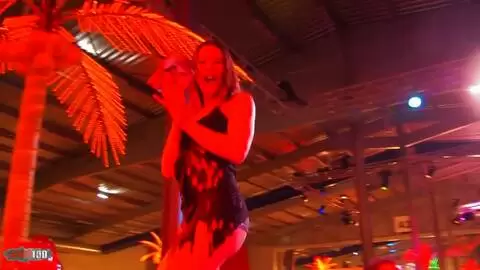 Show de Amelie Jolie et Shannya Tweeks au salon de Besancon 2009  photo 06