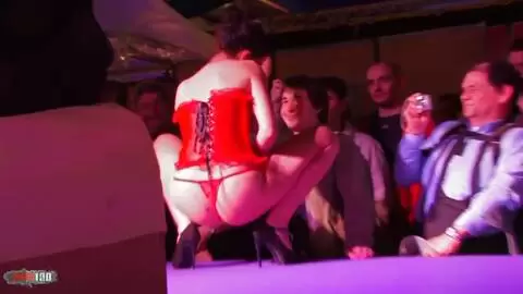 Show de Jessica Blue au salon de Besancon 2009 (part 03) photo 04