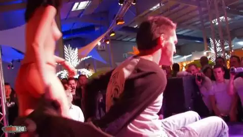 Show de Jessica Blue au salon de Besancon 2009 (part 04) photo 04