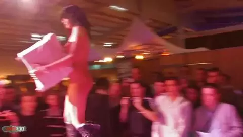 Show de Jessica Blue au salon de Besancon 2009 (part 04) photo 13