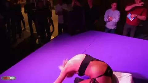 Show de Krystal Wallas au salon de Besancon 2009 (part 02) photo 04